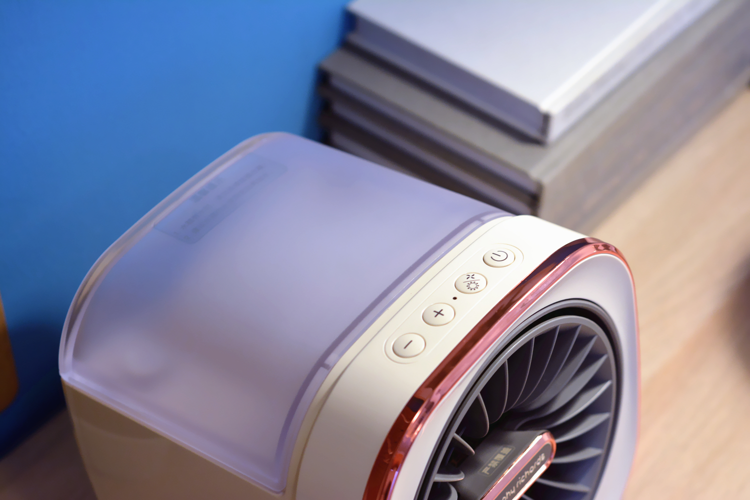 用暖风机房间干燥,暖风机能提高空气湿度吗