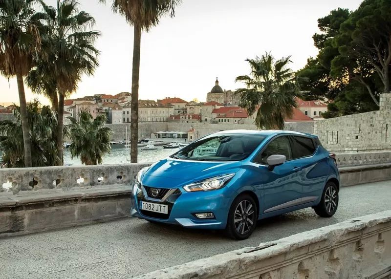 飞度对比玛驰,日产玛驰对比本田飞度怎么选