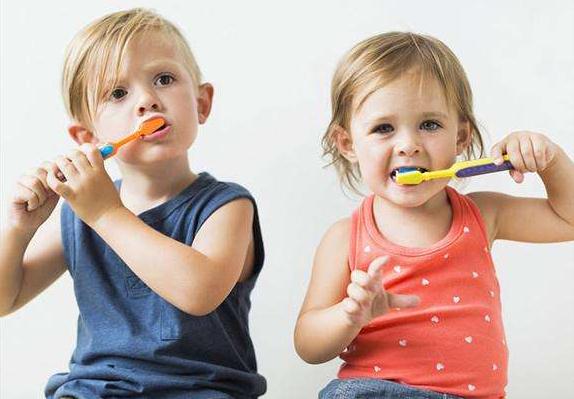 宝宝脸肿了,宝宝脸肿了怎么回事