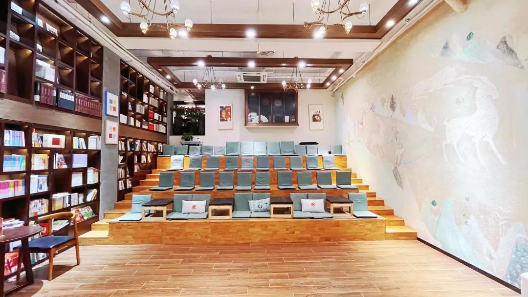 开学季即将来临,还不来南京路上商圈这些宝藏书店逛一逛?