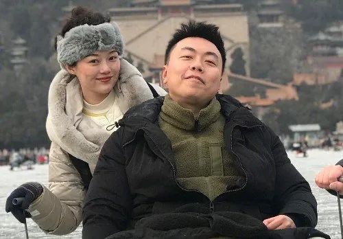 脚有洁癖，和牛屎自拍，公然卖假货，这些作死网红是时候该整治了