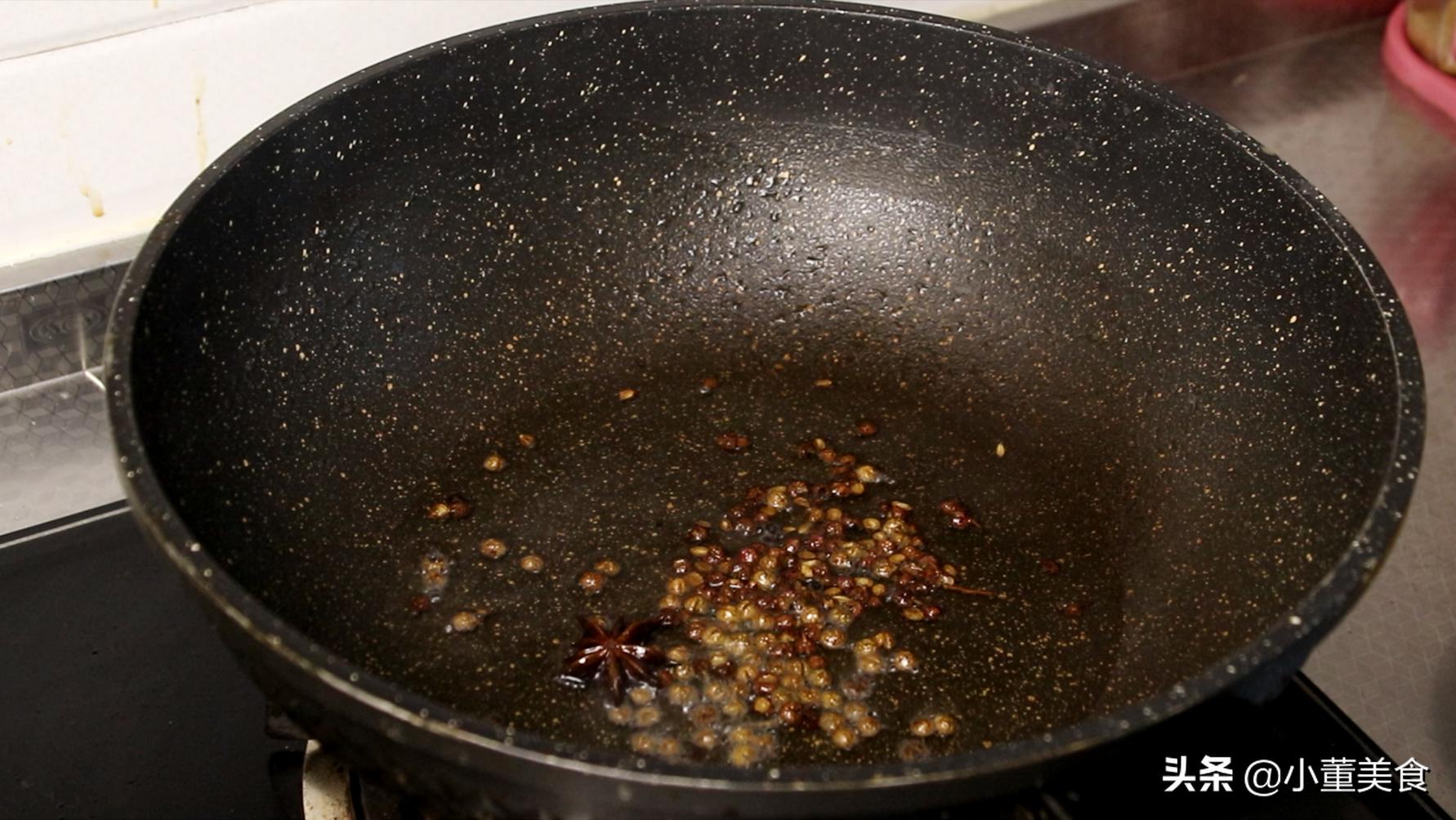 想吃辣条不用买教你在家制作辣条,在家做出美味辣条