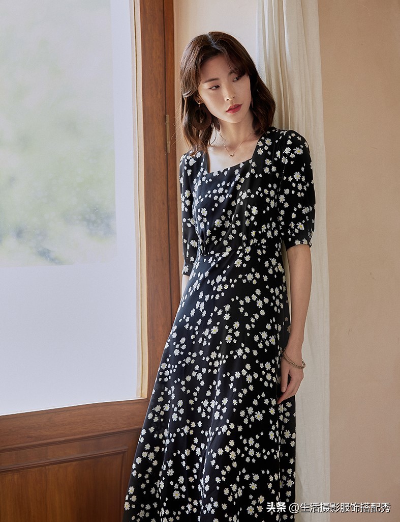 小雏菊碎花连衣裙仙女显瘦裙子,小雏菊碎花法式绿色连衣裙