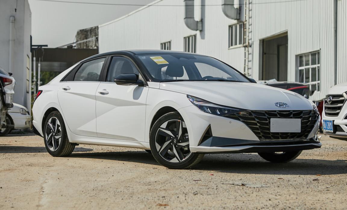 适合女生开10万左右颜值高的车,10万性价比高的轿车现代伊兰特