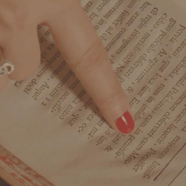 刘雯演绎 TODS 2019秋冬系列、李宇春携手4年GUCCI 、阿玛尼好香