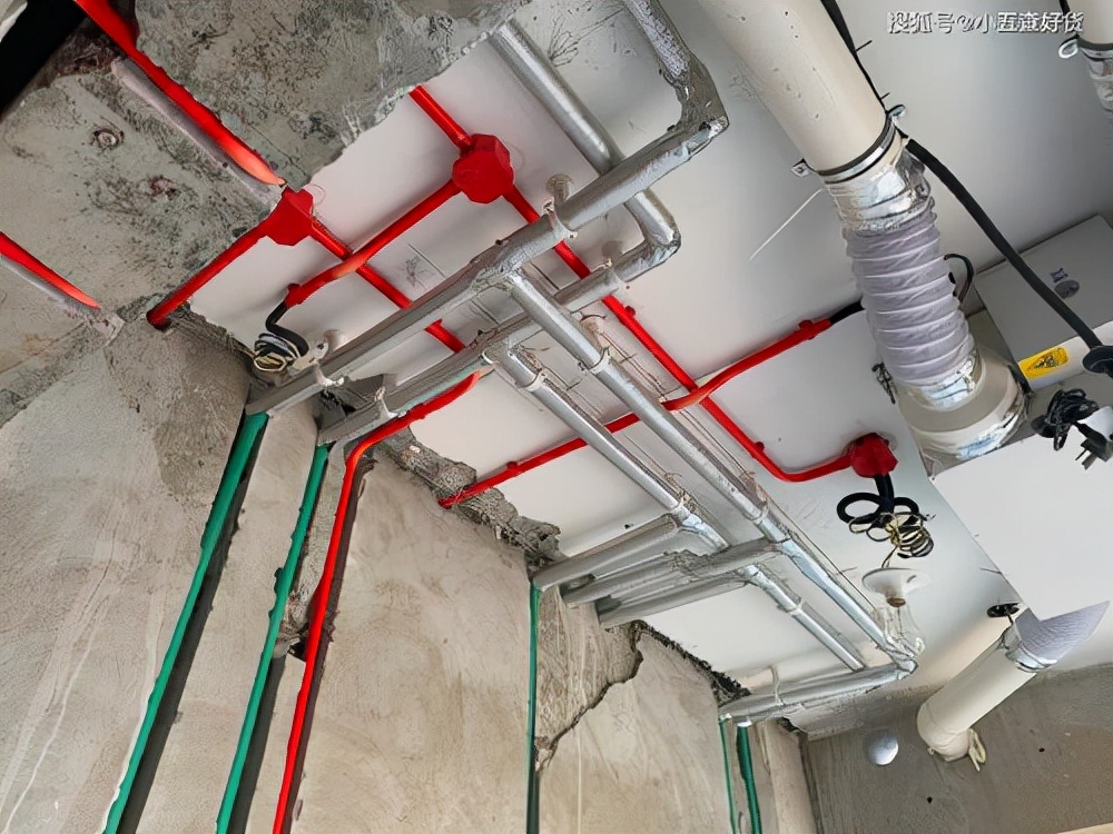 水电是走顶好还是走地好,水电走顶还是走地的区别