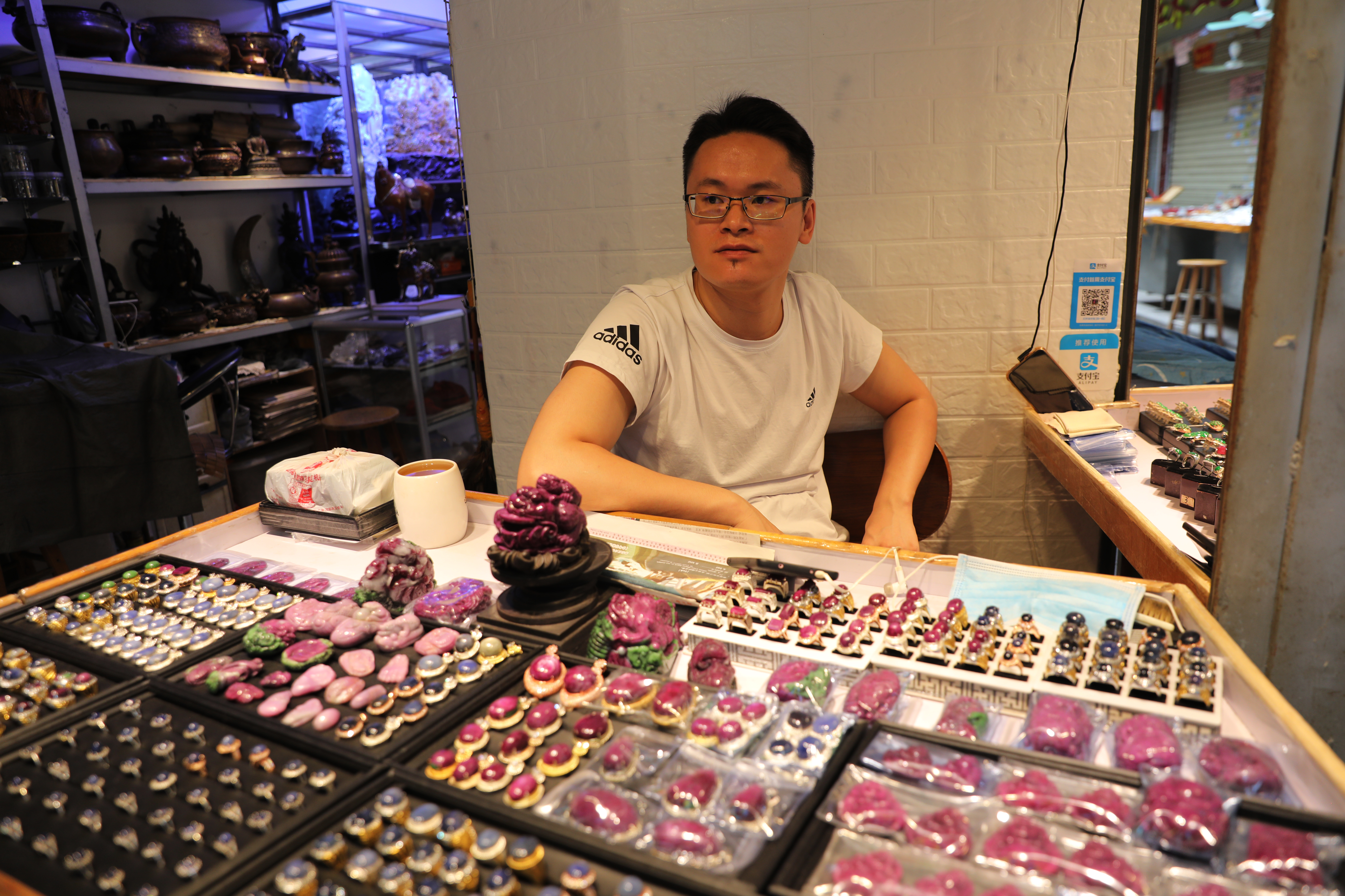 广州玉器街附近,广州玉器市场里面的玉多少钱