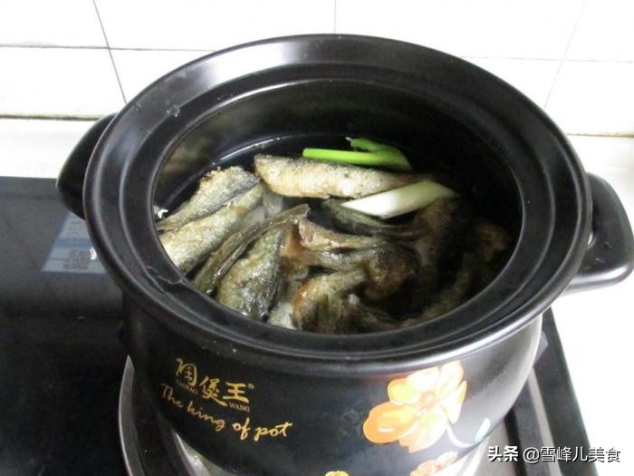 砂锅鲫鱼汤怎么做好喝又营养补钙,砂锅鲫鱼汤怎么炖才能好喝