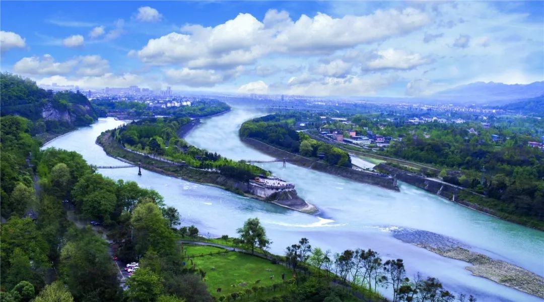 升维·蓄势·行大道丨500余位行业大咖青城山论道！第三届中国旅游上市公司峰会在都江堰市举行！