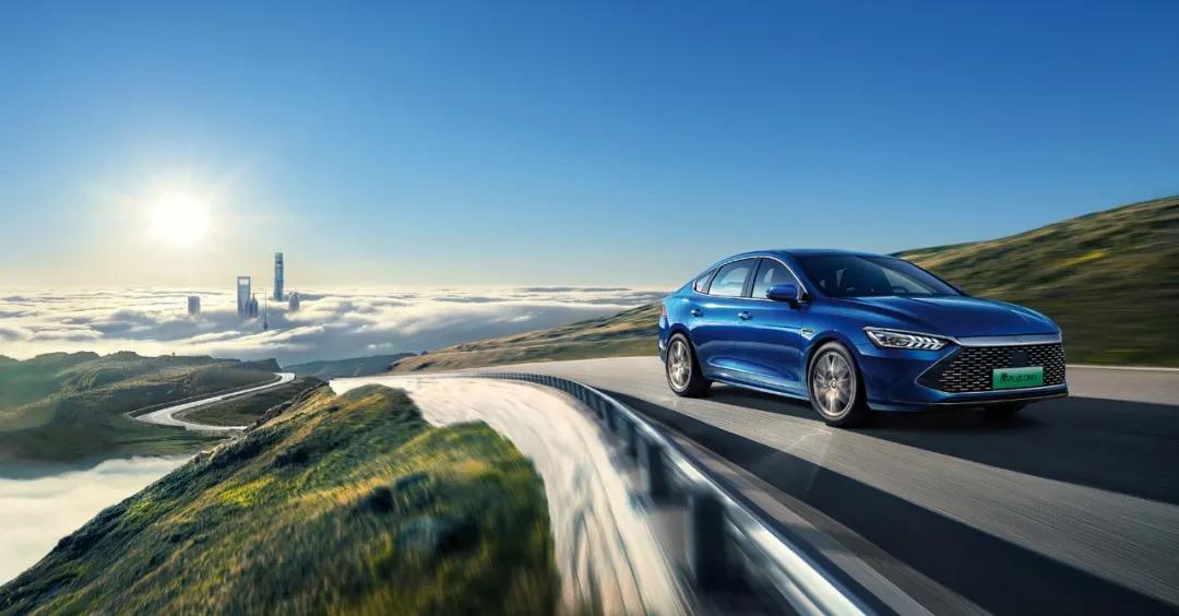 买燃油车看哪些配置,买燃油车看哪些参数