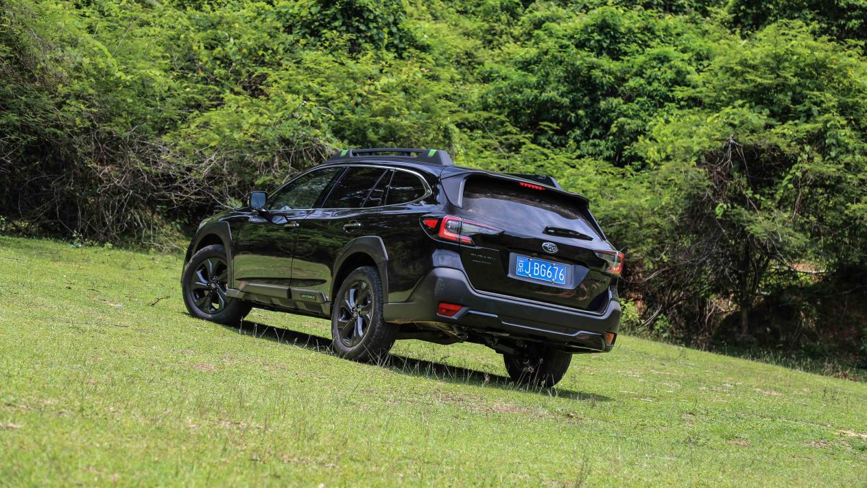 斯巴鲁傲虎2022款试驾视频,全新斯巴鲁傲虎试驾视频此地无垠