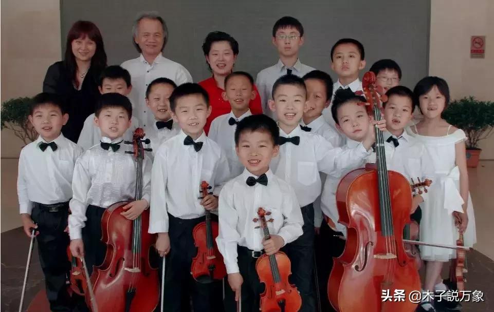 做了4年主持人、8年家庭主妇后，她从0开始成为CEO