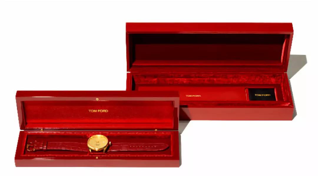 中国4亿千禧一代特别爱买奢侈品和限量版；美国时尚零售一泻千里