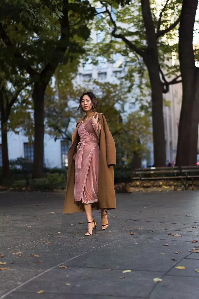 大衣＋连衣裙，你知道怎么穿好看吗？