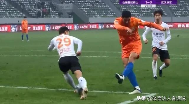 点球吹出来重新判对面点球,鲁能足协杯次回合进球