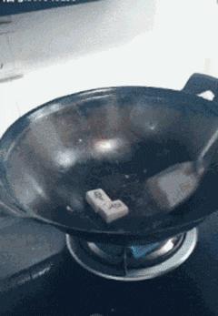 开心一笑：媳妇想吃鸡又不给买鸡钱，我只能上隔壁家借两只