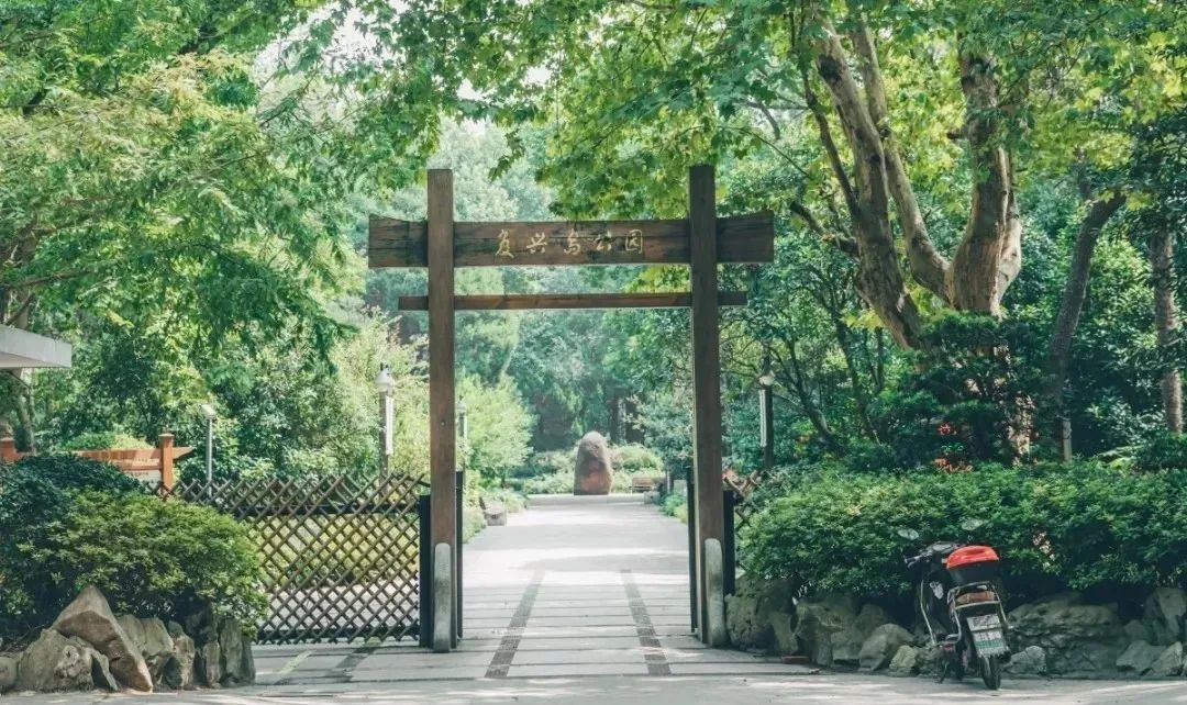 上海免费的旅游攻略,上海最实惠的免费旅游攻略