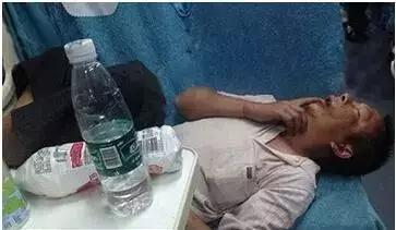 火车硬座最舒服的位置,火车硬座什么坐姿最舒服