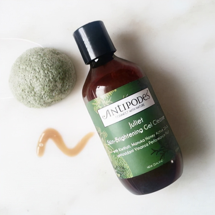 冬季选择适合自己的洗面奶,深层清洁温和不刺激保湿的洗面奶