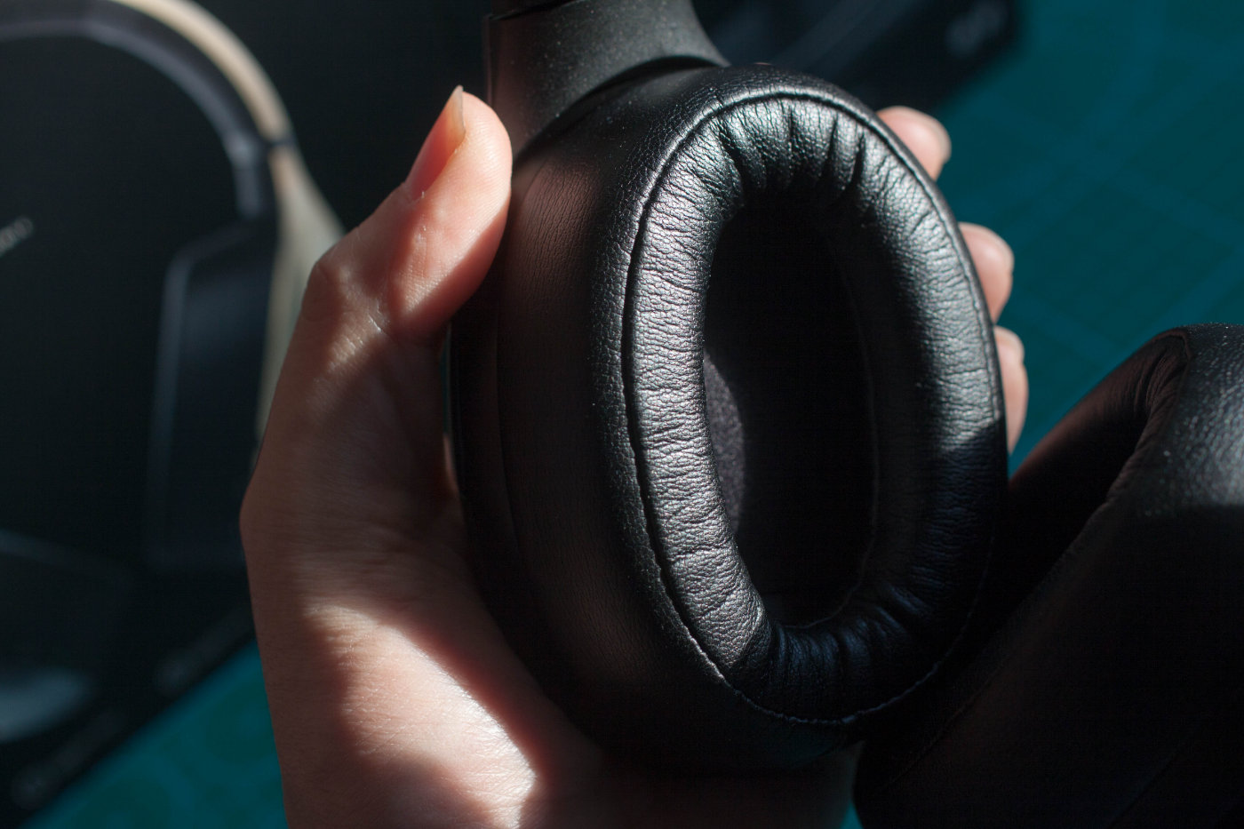 惠威旗舰耳机,惠威耳机aw-85深度评测