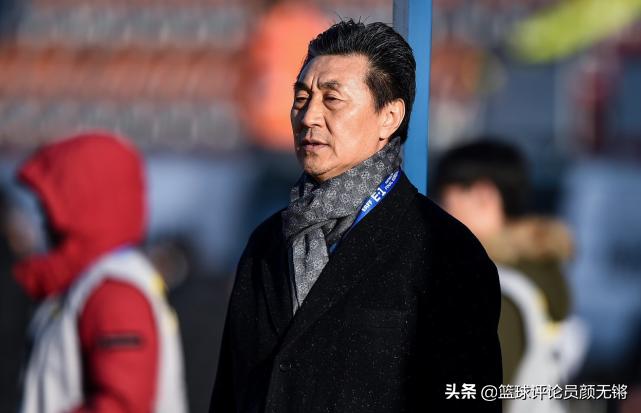 女梅西踢足球,女梅西