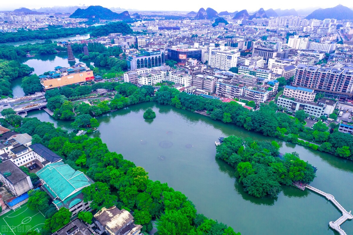 在桂林有好吃的火锅,在桂林的美食街