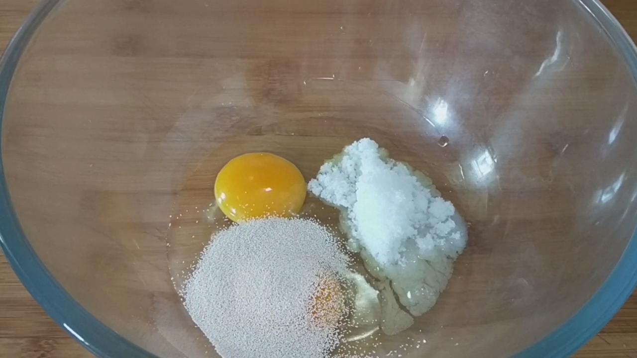 3个鸡蛋1碗面教你做面包不揉膜,面粉加鸡蛋简单做法