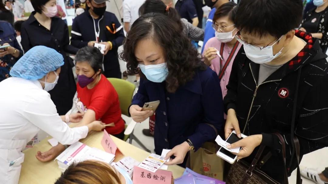 女性肚子变大都是肥胖？NO！腰围增大、吃不下…这些症状该警惕！