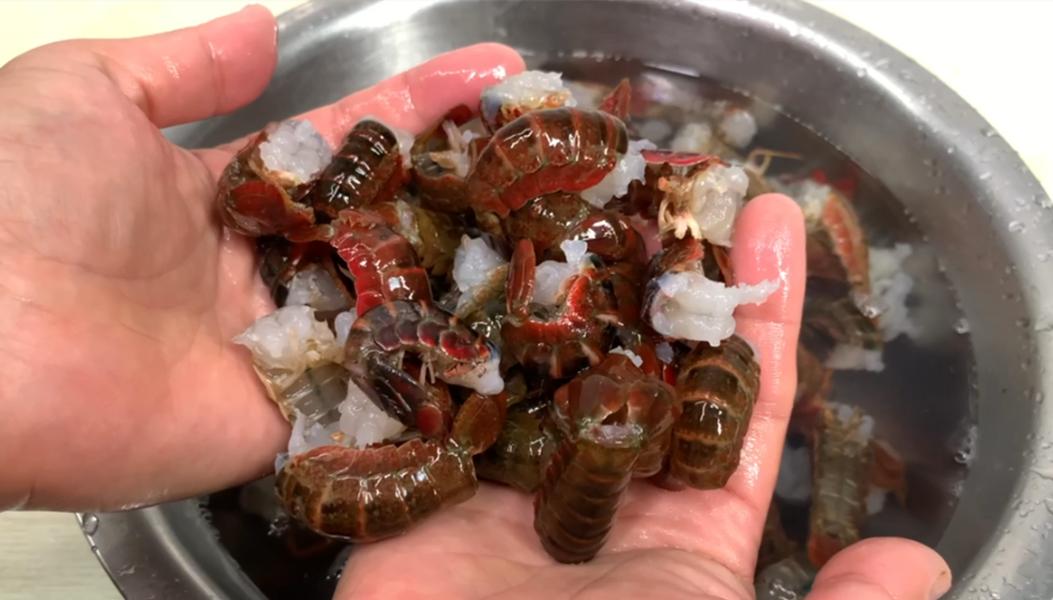 清水洗小龙虾,清水小龙虾清洗必须去腮吗