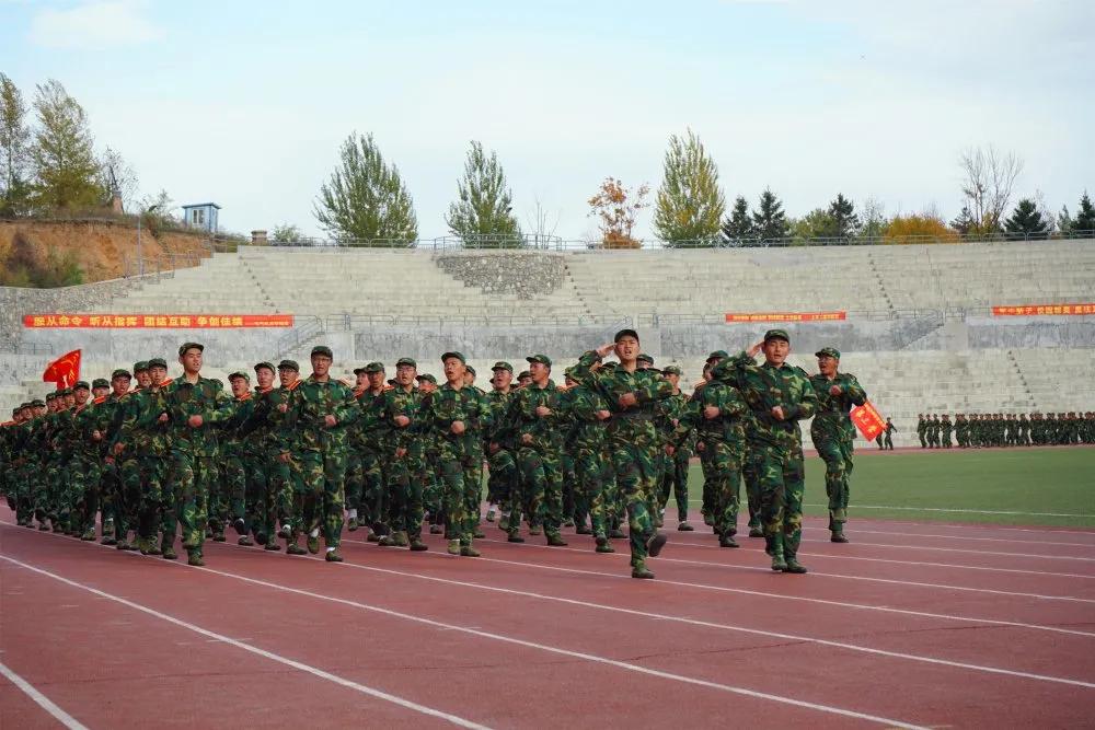 长春建筑学院开学季,长春建筑学院2023军训晚会