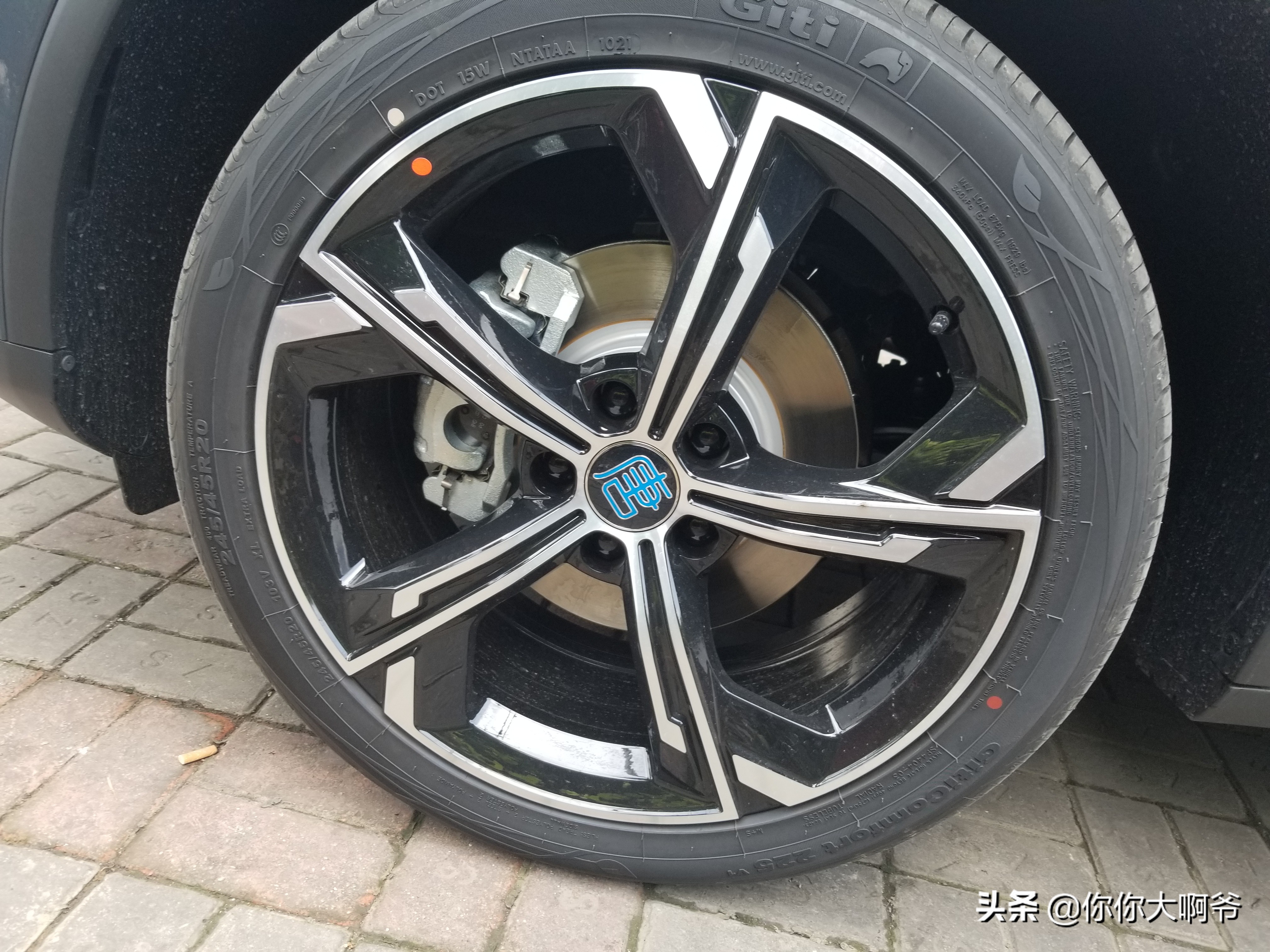 比亚迪唐dmi112km尊荣版赤地红,唐dmi冠军版200km尊享型评测