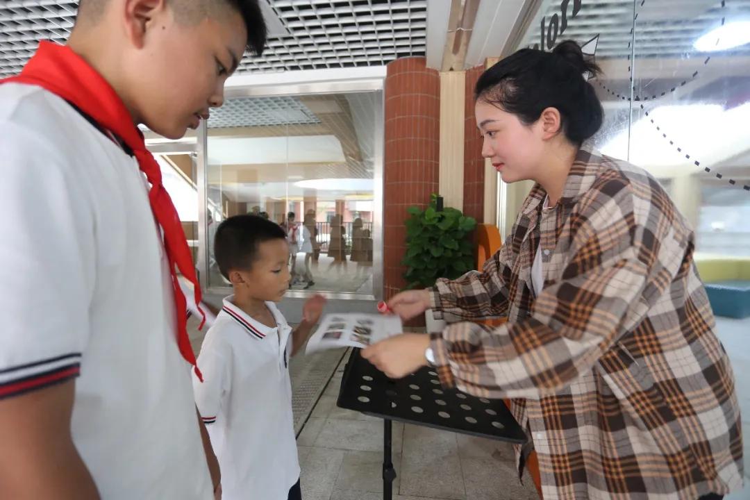 天府新区华阳小学：校园那么美，萌娃来打卡