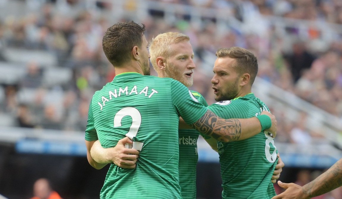 英超第4轮综述积分榜:红军蓝月再度发威红魔蓝军痛失好局