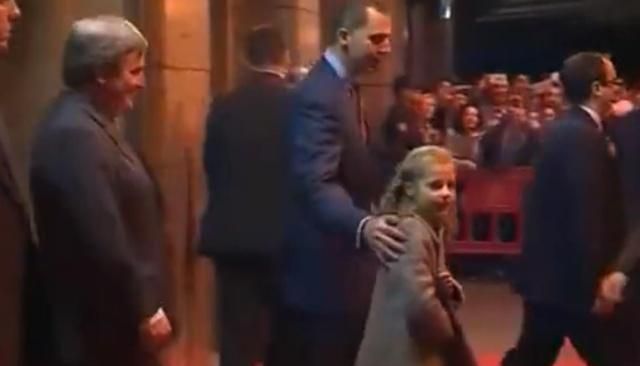 莱昂诺尔受伤,莱昂诺尔13岁演讲视频完整版