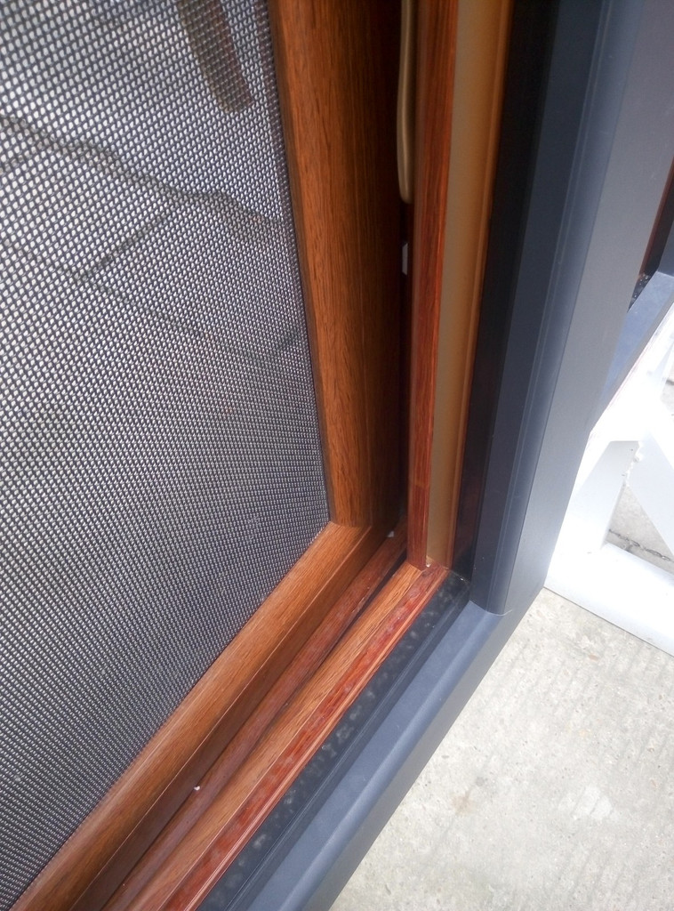 阳台窗户漏水怎么办,阳台窗户漏水解决方法