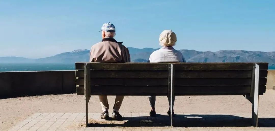 老年人防癌险值得买吗,什么是防癌险和重疾险