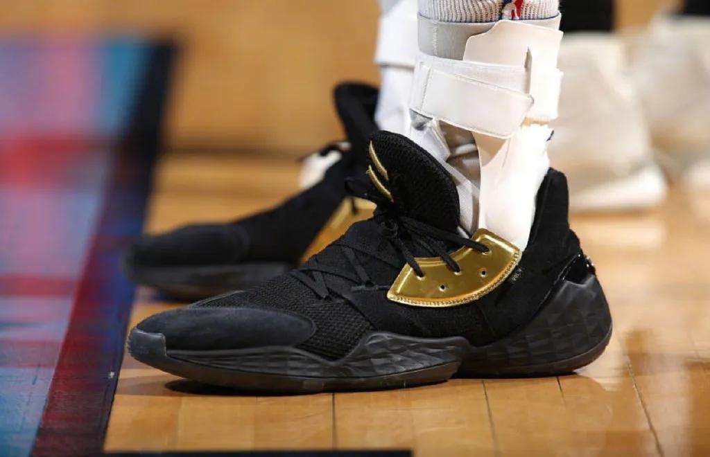 NBA球员上脚：雷霆球员的球鞋，施罗德和纳迪尔很帅气