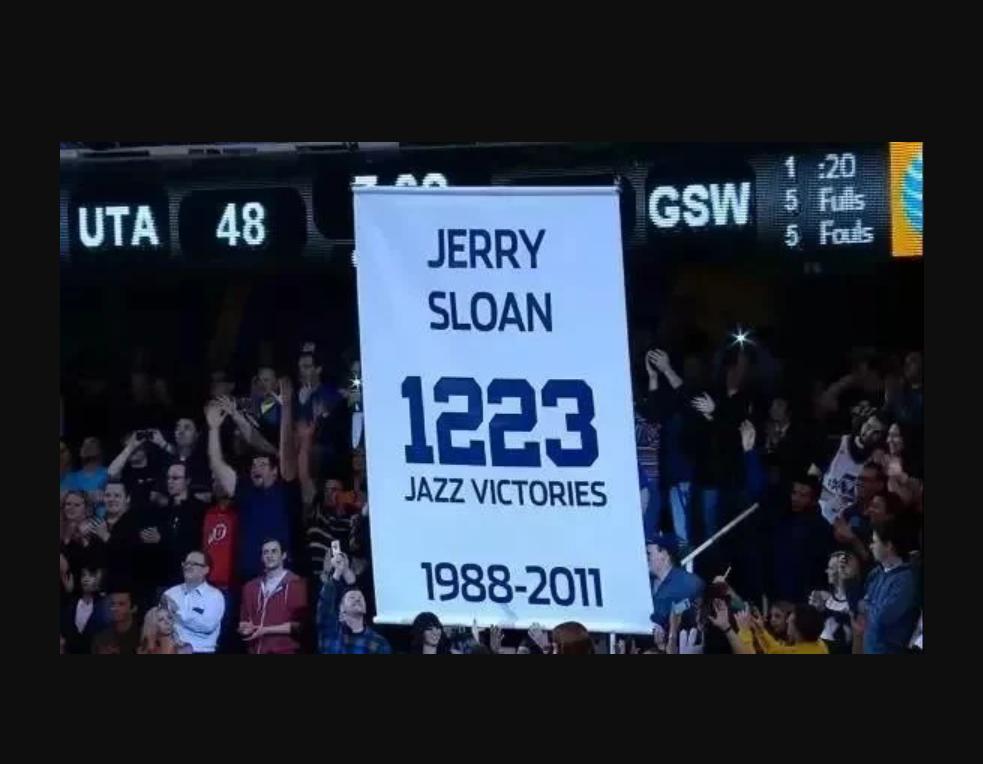 杰里·斯隆，是伟大球员，更是伟大的教练，退役了三件球衣号码