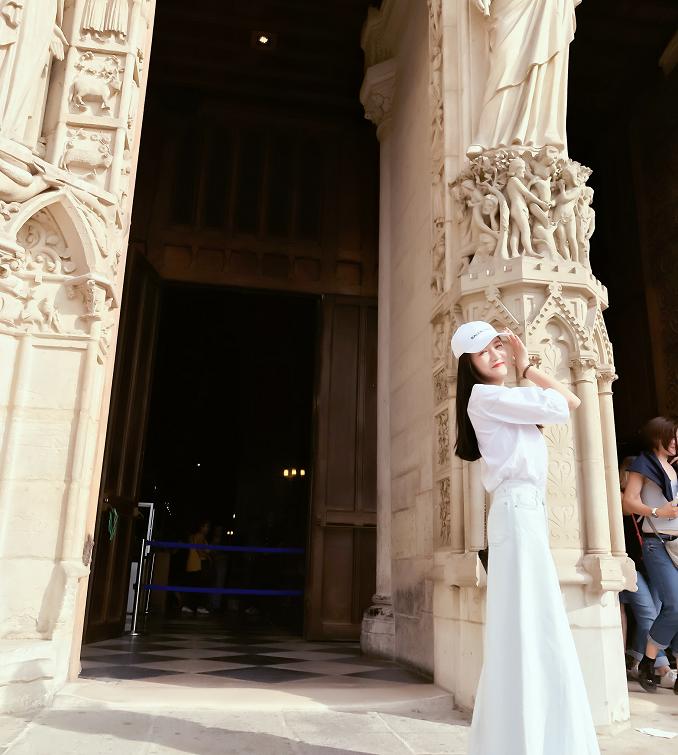 杨烁王黎雯肌肉图片,王黎雯胖不胖