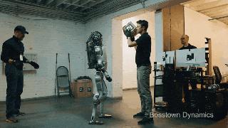 “请停止霸凌机器人”假视频揭秘，2019最强大机器人Top10在这里