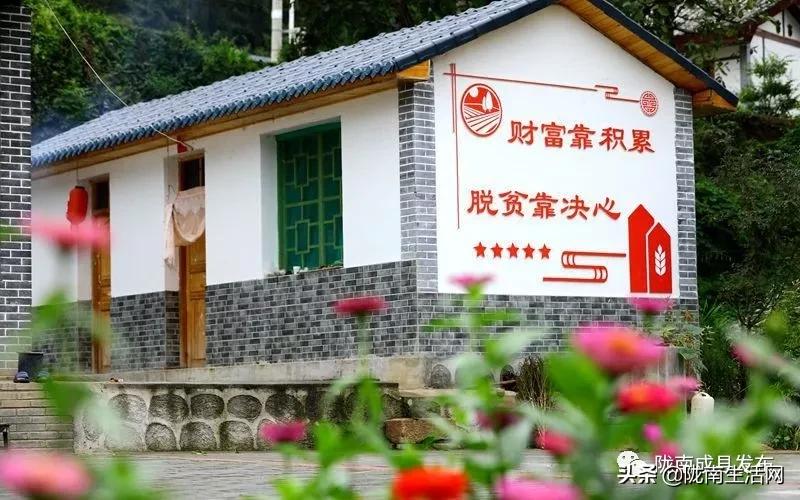 我叫成县，这是我2019年的自拍照