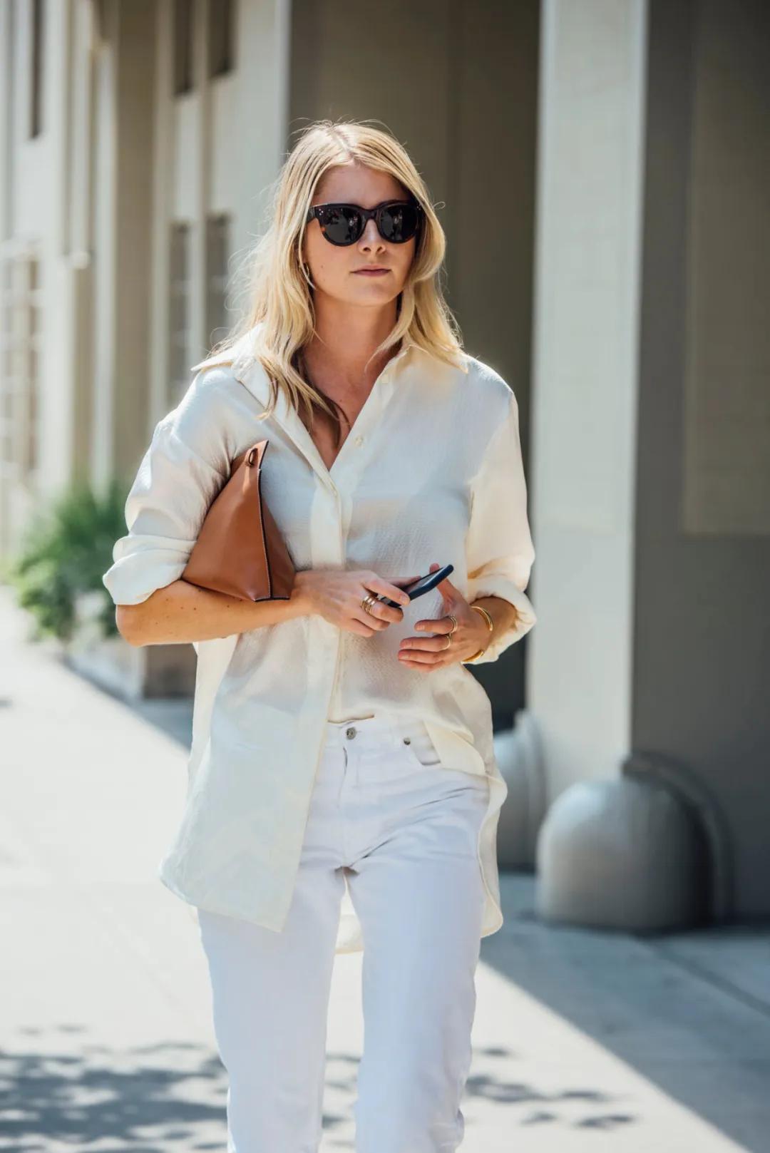 T恤穿腻了？想要时髦又遮肉，春夏白衬衫应该这么洗和这样穿