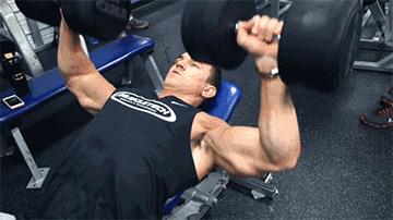 男生从平胸练出胸肌的真实案例,平胸练胸大肌能变大变紧吗