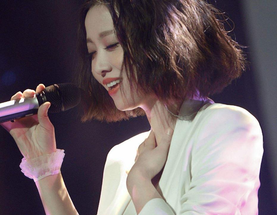 姚贝娜的一组“全裸”写真照，骗了观众7年，知道真相泪目了