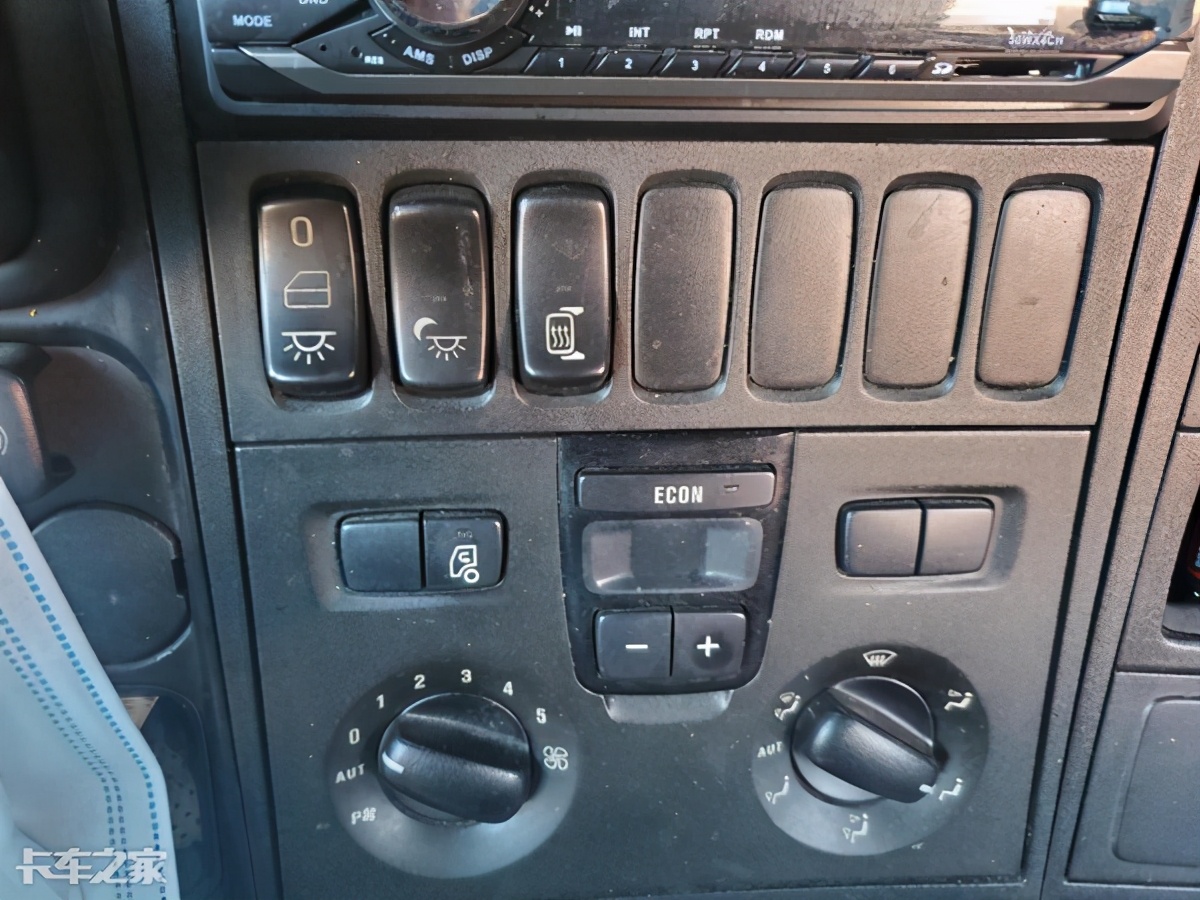 斯堪尼亚高速120公里,120万的斯堪尼亚视频