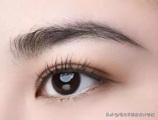 三分钟学会夹睫毛和刷睫毛,教你刷睫毛全过程