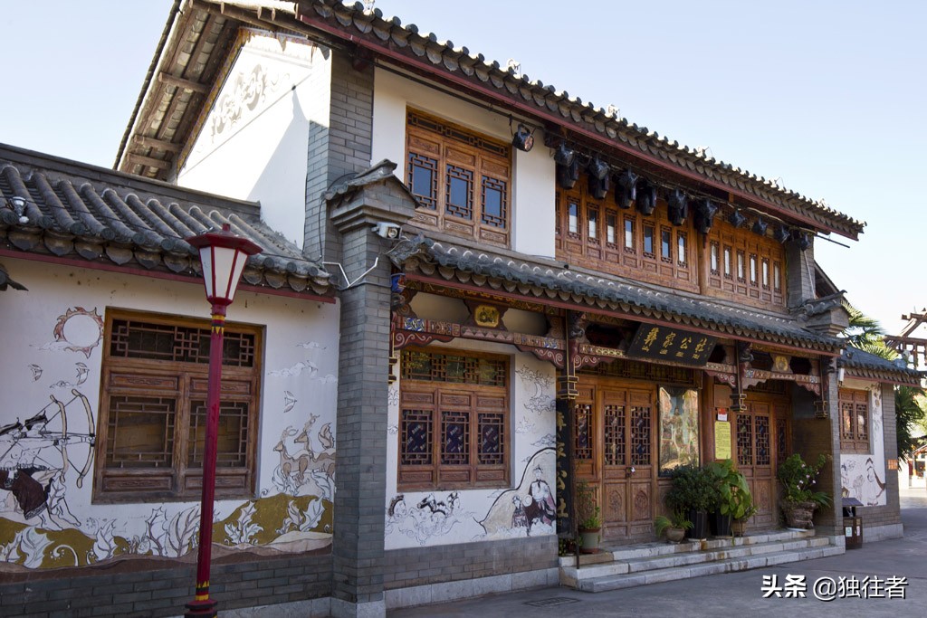 楚雄的彝族风情,楚雄彝族村寨彝族文化元素