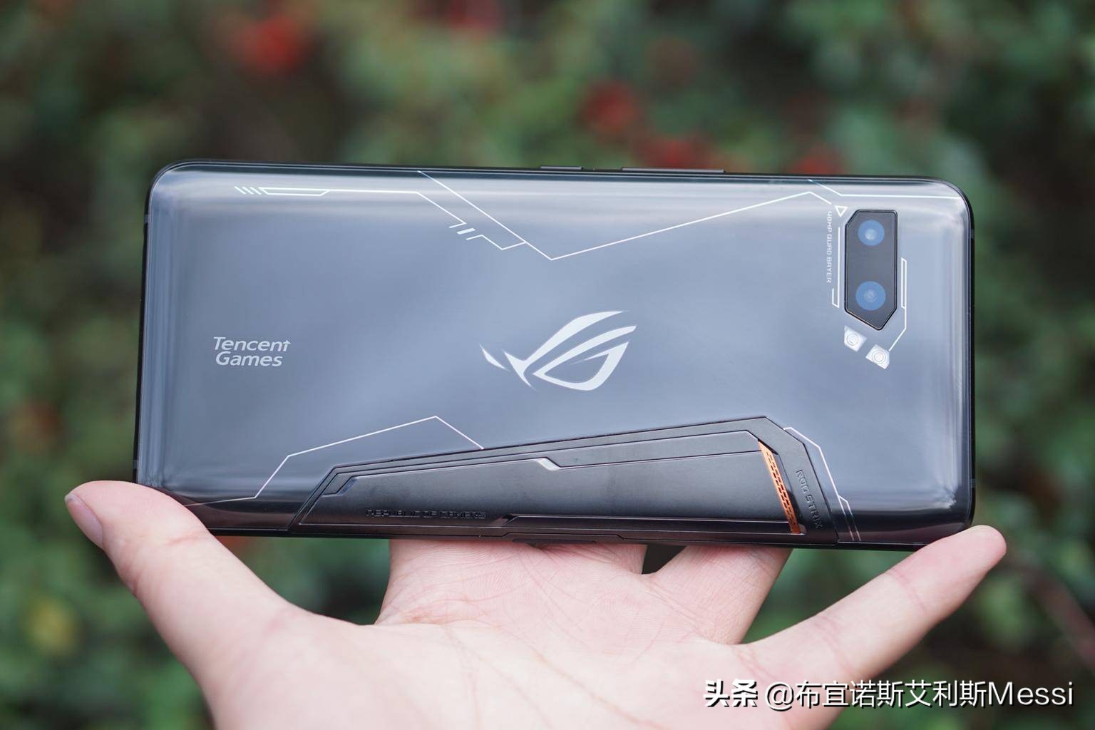 华硕rog2跑分,华硕rog2换屏