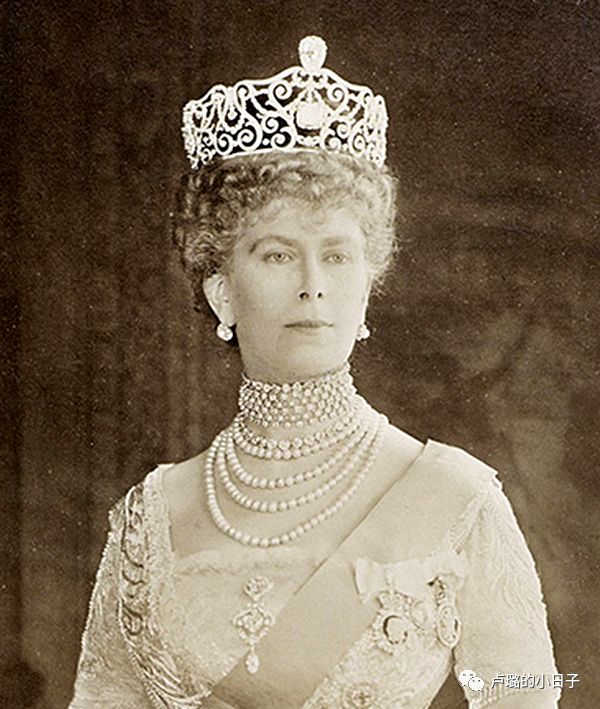 英国女王胸针高档轻奢,女王最贵胸针排行榜