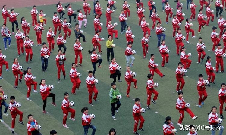 足球社会现象,足球经济如今现象